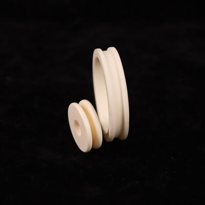 Resistência flexural 200 a 400 MPa Resistência dieléctrica cerâmica de alumínio 18 a 20 KV por mm Componentes cerâmicos de alta resistência