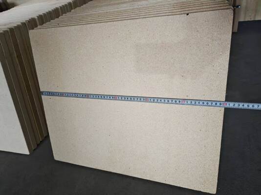 Prateleiras de fornos de cordierita não vidradas Espessura 10-30 mm Coeficiente de expansão térmica 2,2 × 10-6 por grau Celsius Projetado para fornos duráveis