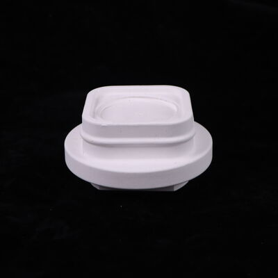 Isolante térmico cerâmico de mulita com dureza de 7 a 8 Mohs, apresentando composição química 3Al2O3 2SiO2, adequado para ambientes de alta temperatura